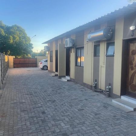 Sabrina Guesthouse Tsumeb Eksteriør bilde